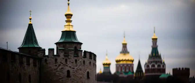 Больше чем конкуренция: почему Петербургу и Москве не стоит делить престол