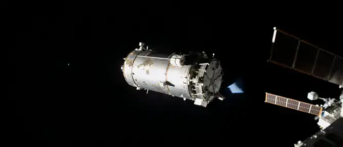 Космический грузовик завершает свой полугодовой рейс к орбитальной станции