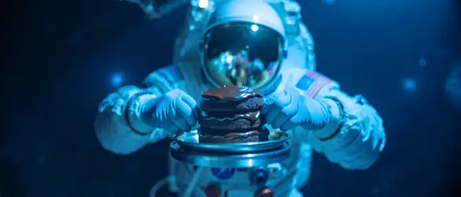 Кулинарные таланты Андрея Федяева на борту Международной космической станции отметили участники миссии Crew-12